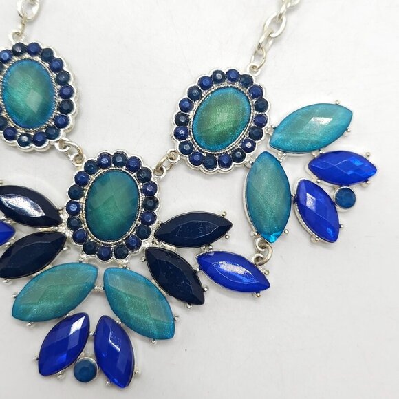 Blue Green Acrylic Statement Flower Necklace With Silver Chain Lobster Clasp - Picture 5 of 8